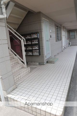 ファミール北花田の玄関写真