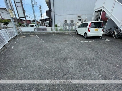 滋賀県近江八幡市鷹飼町[2DK/44.71m2]の駐車場