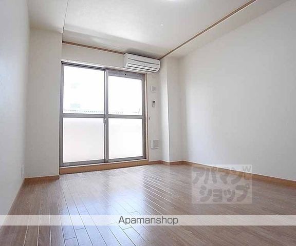 富小路四条マンションの内装写真