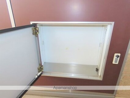 レオパレスパインヒル[1K/23.18m2]の玄関