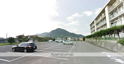 ハイツ蔵王３[2LDK/57m2]の駐車場1