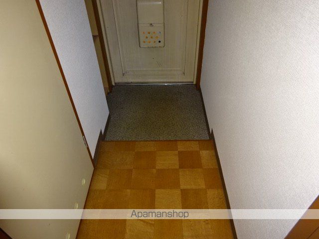 ロイヤルハイツ杉田の内装写真