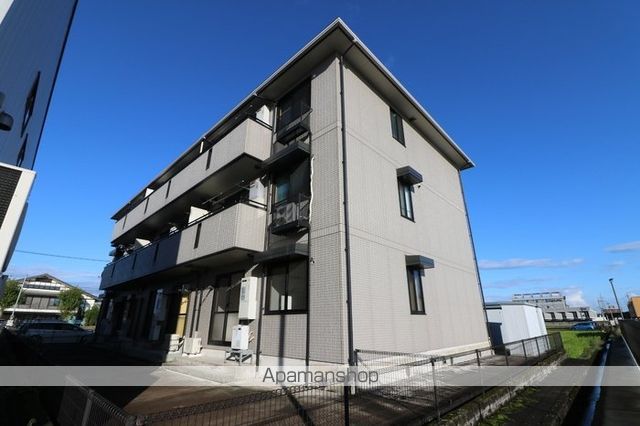 リシェス・オカザキの外観写真