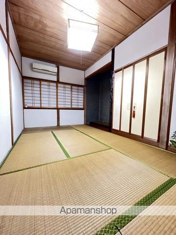 魚津市 2階建 築52年の内装写真