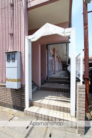 アゼリアマンションの玄関写真
