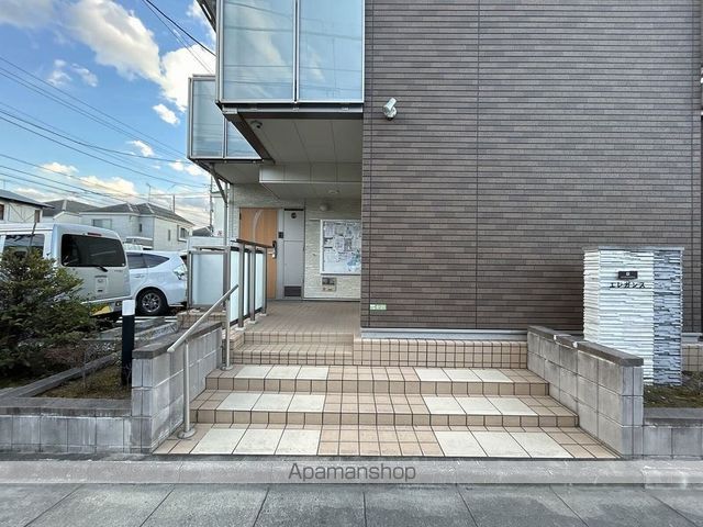ミランダエレガンスの玄関写真