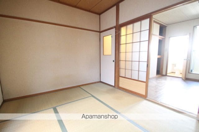 畦崎文化の内装写真