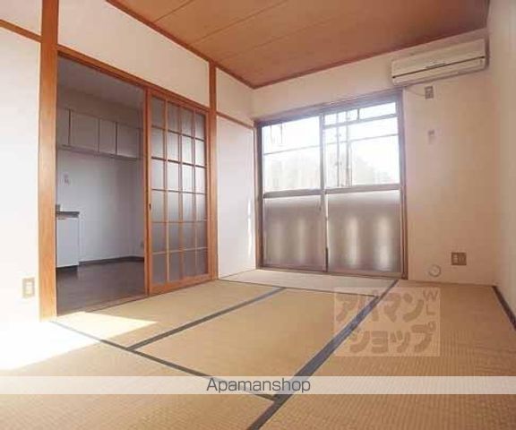 ピアレス千本の内装写真