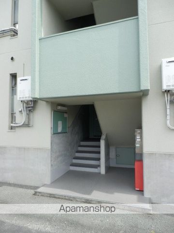 サンパーラ松本の玄関写真