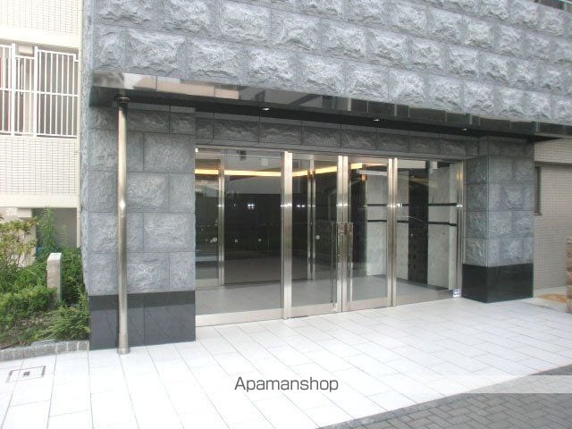 ディームス江坂の玄関写真