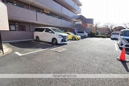 リヴェール立川[3DK/57m2]の駐車場2