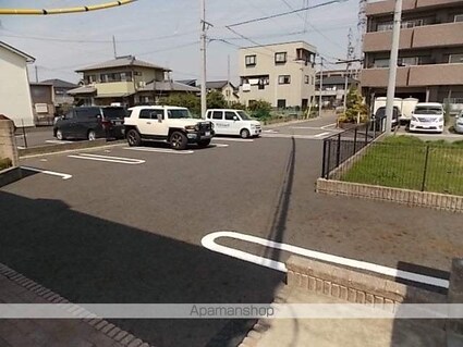 クライム[1LDK/42.8m2]の駐車場