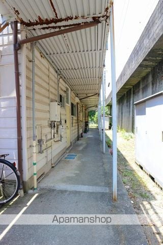 緒方アパートの玄関写真