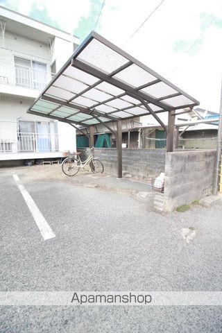 縄岡マンションの外観写真