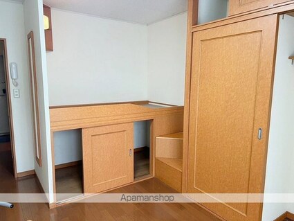 レオパレスＶｉｖｌｅ．Ｋ[1K/23.18m2]のリビング・居間2