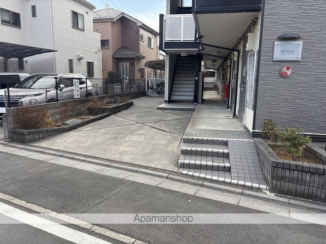 レオパレスモンジュイの玄関写真