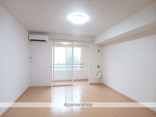プレシャス 手屋の内装写真