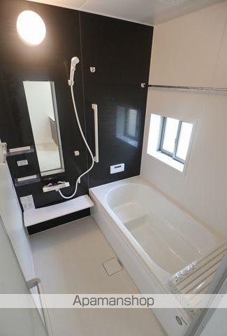 三鷹市 2階建 築4年の内装写真
