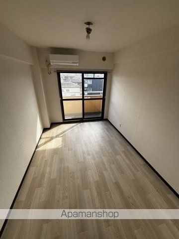 ロイヤルコートIの内装写真