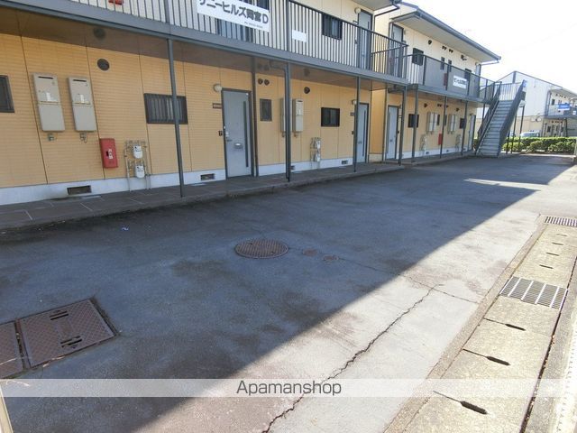 サニーヒルズ岡宮の玄関写真