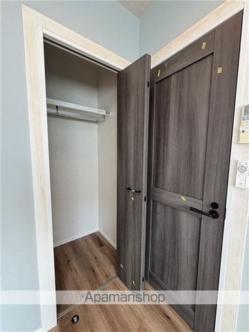 豊見城市 2階建 築8年の内装写真