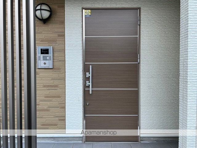 レオネクストカーサカメヤマ[1R/26.5m2]のエントランス