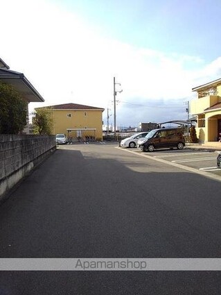 アンジュベル[2LDK/62.28m2]の駐車場