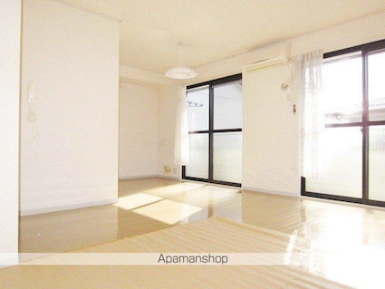 マリーライフＢ棟[1LDK/56.3m2]のリビング・居間