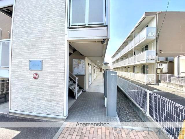 レオパレスドウージェームの玄関写真