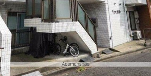 クレストヒルズ横濱三ツ沢WESTの玄関写真