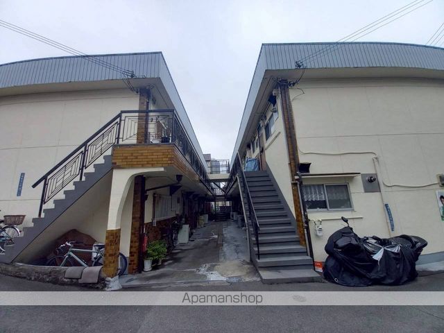 香里園森岡マンション1・2の玄関写真