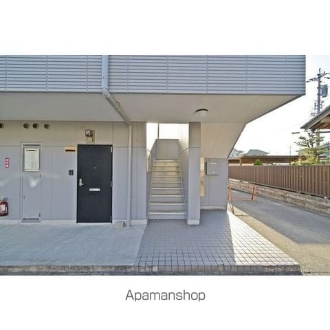 ラポール川本の玄関写真