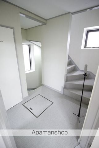 武蔵野線 新座駅 徒歩24分 3階建 築42年の内装写真