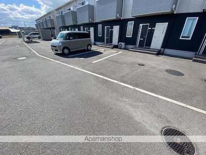 ルミエール元山Ⅰ[1LDK/37.26m2]の駐車場