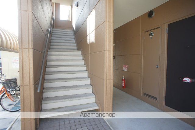 コンフォールMの玄関写真