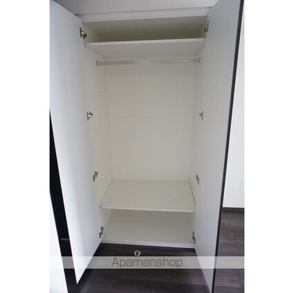 コンフォリア世田谷上馬[1K/25.41m2]の収納