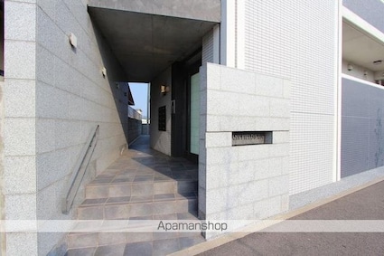 ＭＡＮＹ　ＦＩＥＬＤＳ　ＤＸ[1R/39.93m2]のエントランス