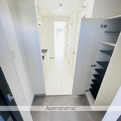 ａｘｉｓ　ｓａｋｕｒａ[1K/27m2]の玄関