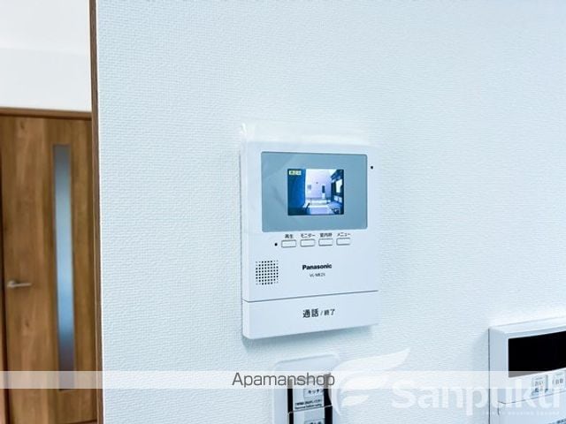 松山市 2階建 築3年の内装写真