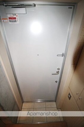 ＲＯＫＡ　ＴＥＲＲＡＺＺＡ[1K/34.67m2]の玄関