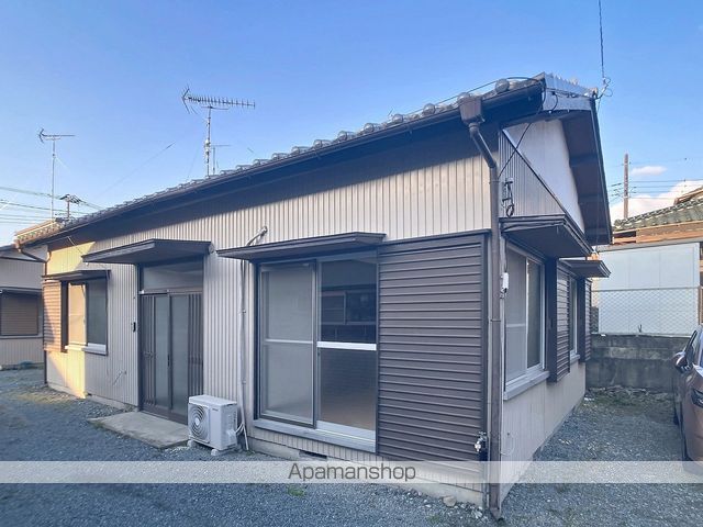 ＪＲ身延線 富士宮駅 バス乗車時間：20分 最寄りバス停で下車 徒歩7分 1階建 築44年の外観写真