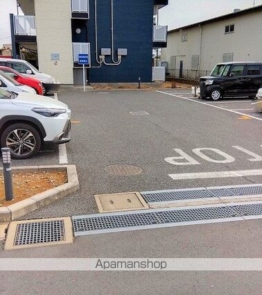 レオパレスフルート[1K/20.81m2]の駐車場