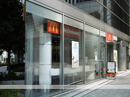 ファミールスクエア中野坂上[1SLDK/66.64m2]の周辺3