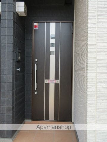 クレストビューの玄関写真