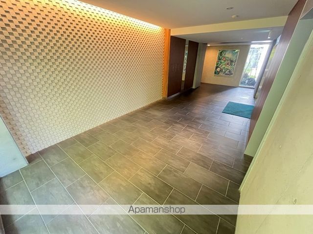 INGCASA西宮IVの玄関写真