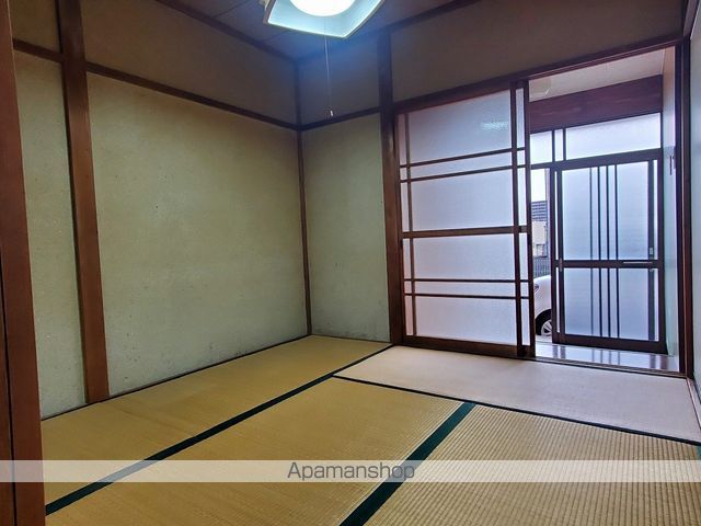 中泉川島貸家 東棟の内装写真