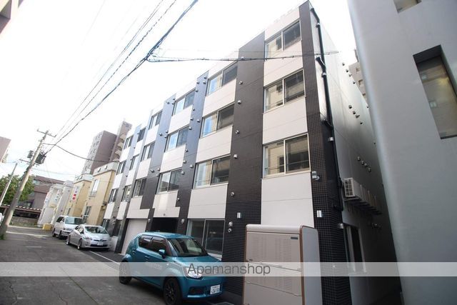 地下鉄東西線 円山公園駅 徒歩6分 4階建 築8年の外観写真