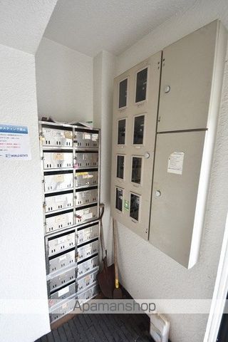 LIBERTIAの玄関写真