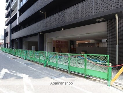 プレサンス桜山駅前アフォード[1K/20.68m2]の駐車場