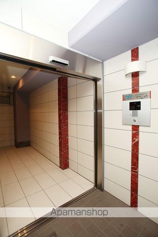 セレニテ梅田ルフレの玄関写真